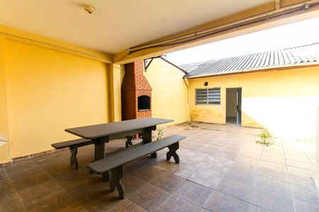 Casa à venda com 250m², 3 quartos e 5 vagas Casa à venda com 250m², 3 quartos e 5 vagasQuintal