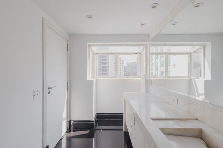 Apartamento à venda com 164m², 2 quartos e 2 vagasBanheiro da Suíte 2