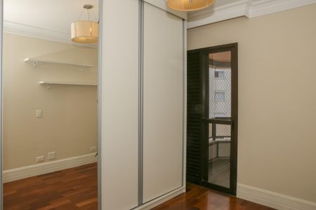 Apartamento à venda com 244m², 4 quartos e 4 vagasQuarto 1