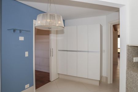 Apartamento à venda com 244m², 4 quartos e 4 vagasCozinha