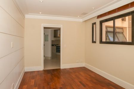 Sala de TV de apartamento à venda com 4 quartos, 244m² em Perdizes, São Paulo