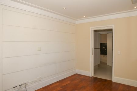 Apartamento à venda com 244m², 4 quartos e 4 vagasSala de TV