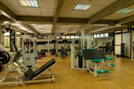 Apartamento à venda com 244m², 4 quartos e 4 vagasÁrea comum - Academia