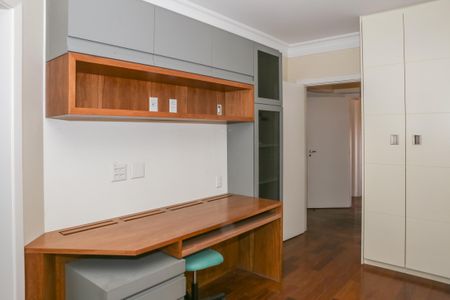 Apartamento à venda com 244m², 4 quartos e 4 vagasSuíte 2