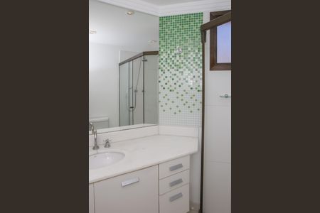 Apartamento à venda com 244m², 4 quartos e 4 vagasBanheiro da Suíte 2