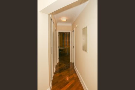 Apartamento à venda com 244m², 4 quartos e 4 vagasCorredor