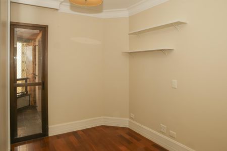 Apartamento à venda com 244m², 4 quartos e 4 vagasQuarto 1