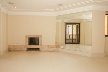 Apartamento à venda com 244m², 4 quartos e 4 vagasSala