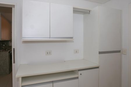 Apartamento à venda com 244m², 4 quartos e 4 vagasÁrea de Serviço