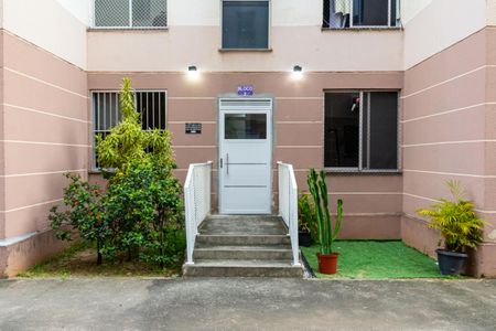 Apartamento para alugar com 43m², 2 quartos e 1 vaga Apartamento para alugar com 43m², 2 quartos e 1 vagaFachada