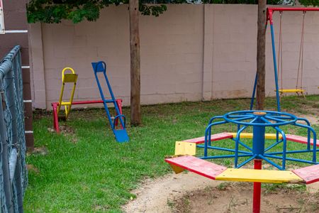 Apartamento para alugar com 43m², 2 quartos e 1 vaga Apartamento para alugar com 43m², 2 quartos e 1 vagaÁrea comum - Playground