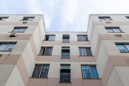 Apartamento para alugar com 43m², 2 quartos e 1 vaga Apartamento para alugar com 43m², 2 quartos e 1 vagaFachada