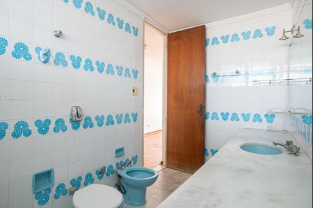 Apartamento à venda com 130m², 3 quartos e 1 vaga Apartamento à venda com 130m², 3 quartos e 1 vagaBanheiro
