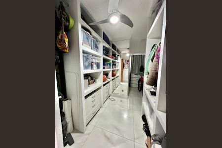 Apartamento à venda com 480m², 2 quartos e 4 vagas Apartamento à venda com 480m², 2 quartos e 4 vagasCloset da suíte