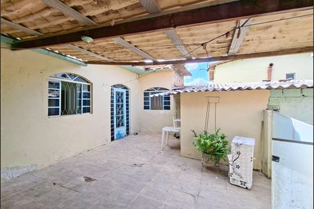 Casa à venda com 250m², 3 quartos e 1 vaga Casa à venda com 250m², 3 quartos e 1 vagaQuintal