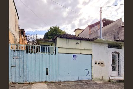 Casa à venda com 250m², 3 quartos e 1 vaga Casa à venda com 250m², 3 quartos e 1 vagaFachada