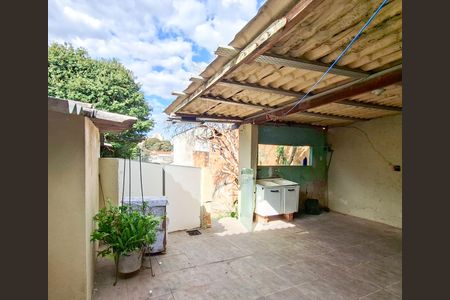 Casa à venda com 250m², 3 quartos e 1 vaga Casa à venda com 250m², 3 quartos e 1 vagaQuintal