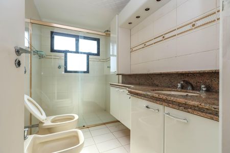 Apartamento à venda com 177m², 3 quartos e 3 vagasBanheiro da Suíte 2