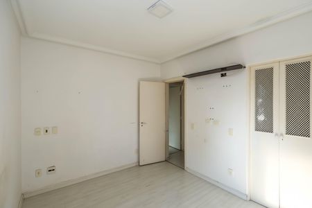 Apartamento à venda com 177m², 3 quartos e 3 vagasSuíte 1
