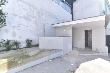 Casa à venda com 250m², 4 quartos e 9 vagasQuintal - Garagem