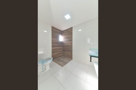 Casa à venda com 250m², 4 quartos e 9 vagasBanheiro da Suíte 1