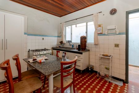 Casa à venda com 250m², 3 quartos e 3 vagas Casa à venda com 250m², 3 quartos e 3 vagasCozinha