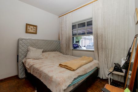 Casa à venda com 250m², 3 quartos e 3 vagas Casa à venda com 250m², 3 quartos e 3 vagasQuarto 1