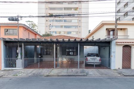 Casa à venda com 250m², 3 quartos e 3 vagas Casa à venda com 250m², 3 quartos e 3 vagasFachada