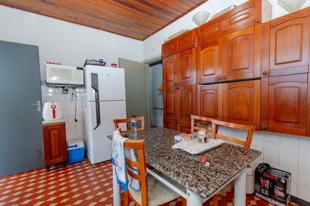 Casa à venda com 250m², 3 quartos e 3 vagas Casa à venda com 250m², 3 quartos e 3 vagasCozinha