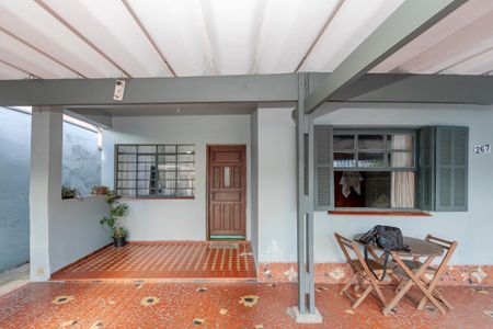 Casa à venda com 250m², 3 quartos e 3 vagas Casa à venda com 250m², 3 quartos e 3 vagasGaragem