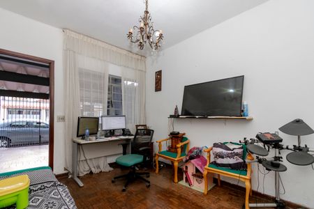 Casa à venda com 250m², 3 quartos e 3 vagas Casa à venda com 250m², 3 quartos e 3 vagasSala