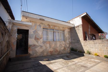 Casa à venda com 300m², 2 quartos e 2 vagas Casa à venda com 300m², 2 quartos e 2 vagasGaragem