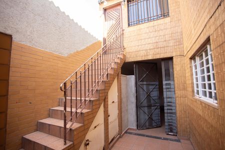 Casa à venda com 300m², 2 quartos e 2 vagas Casa à venda com 300m², 2 quartos e 2 vagasEdícula