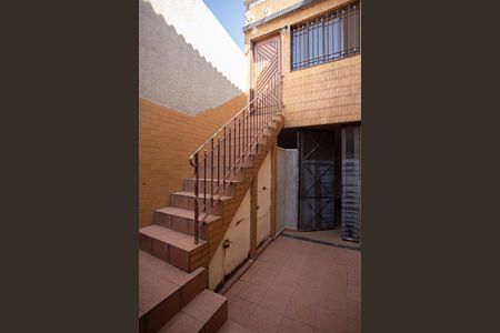 Casa à venda com 300m², 2 quartos e 2 vagas Casa à venda com 300m², 2 quartos e 2 vagasEdícula