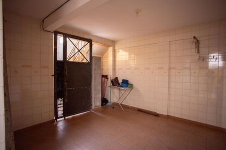 Casa à venda com 300m², 2 quartos e 2 vagas Casa à venda com 300m², 2 quartos e 2 vagasÁrea de Serviço