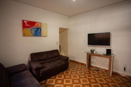 Casa à venda com 300m², 2 quartos e 2 vagas Casa à venda com 300m², 2 quartos e 2 vagasEdícula