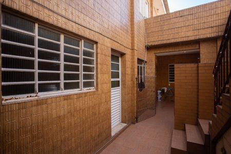Casa à venda com 300m², 2 quartos e 2 vagas Casa à venda com 300m², 2 quartos e 2 vagasEdícula