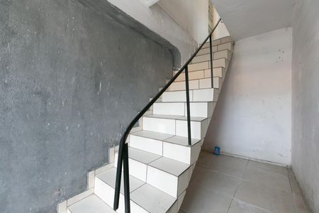 Casa para alugar com 80m², 3 quartos e sem vaga Casa para alugar com 80m², 3 quartos e sem vagaEscada