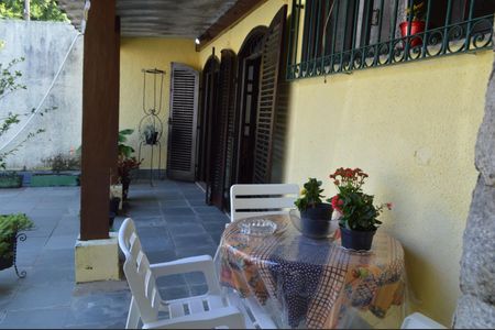 Casa de condomínio para alugar com 153m², 3 quartos e 1 vaga Casa de condomínio para alugar com 153m², 3 quartos e 1 vagaVaranda