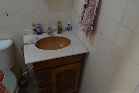 Casa de condomínio para alugar com 153m², 3 quartos e 1 vaga Casa de condomínio para alugar com 153m², 3 quartos e 1 vagaBanheiro da Edicula