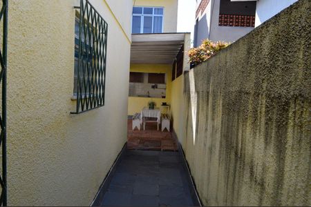 Casa de condomínio para alugar com 153m², 3 quartos e 1 vaga Casa de condomínio para alugar com 153m², 3 quartos e 1 vagaCorredor