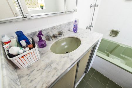 Casa à venda com 260m², 3 quartos e 2 vagas Casa à venda com 260m², 3 quartos e 2 vagasBanheiro da suíte