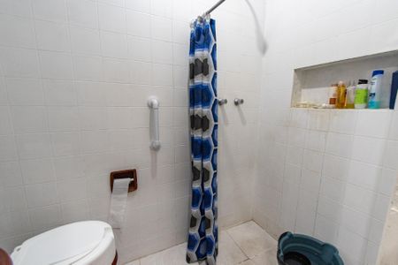 Casa à venda com 260m², 3 quartos e 2 vagas Casa à venda com 260m², 3 quartos e 2 vagasBanheiro Social