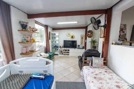 Casa à venda com 260m², 3 quartos e 2 vagas Casa à venda com 260m², 3 quartos e 2 vagasSala