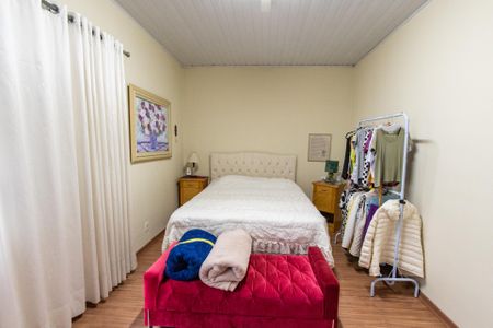 Casa à venda com 260m², 3 quartos e 2 vagas Casa à venda com 260m², 3 quartos e 2 vagasQuarto 1