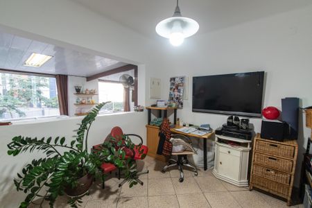 Casa à venda com 260m², 3 quartos e 2 vagas Casa à venda com 260m², 3 quartos e 2 vagasSala de tv