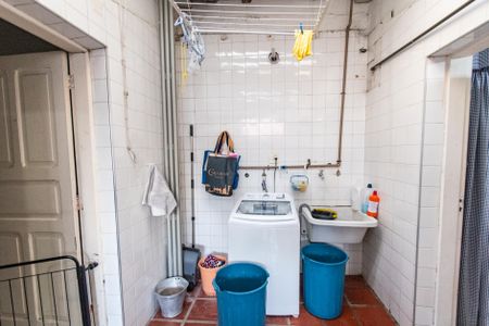 Casa à venda com 260m², 3 quartos e 2 vagas Casa à venda com 260m², 3 quartos e 2 vagasÁrea de serviço