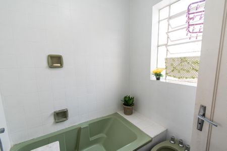 Casa à venda com 260m², 3 quartos e 2 vagas Casa à venda com 260m², 3 quartos e 2 vagasBanheiro da suíte