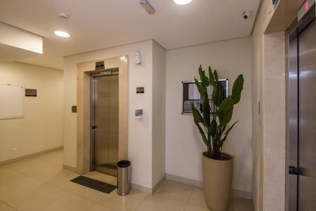 Apartamento para alugar com 61m², 2 quartos e 1 vagaHall social