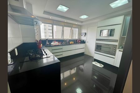 Apartamento à venda com 370m², 4 quartos e 5 vagas Apartamento à venda com 370m², 4 quartos e 5 vagasFoto 44